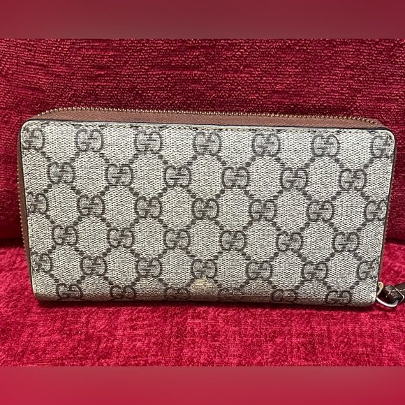 GUCCI AUTHENTIC BROWN ICONIC GG CANVAS ZIPPY WALLET. EUC. - Picture 2 of 8